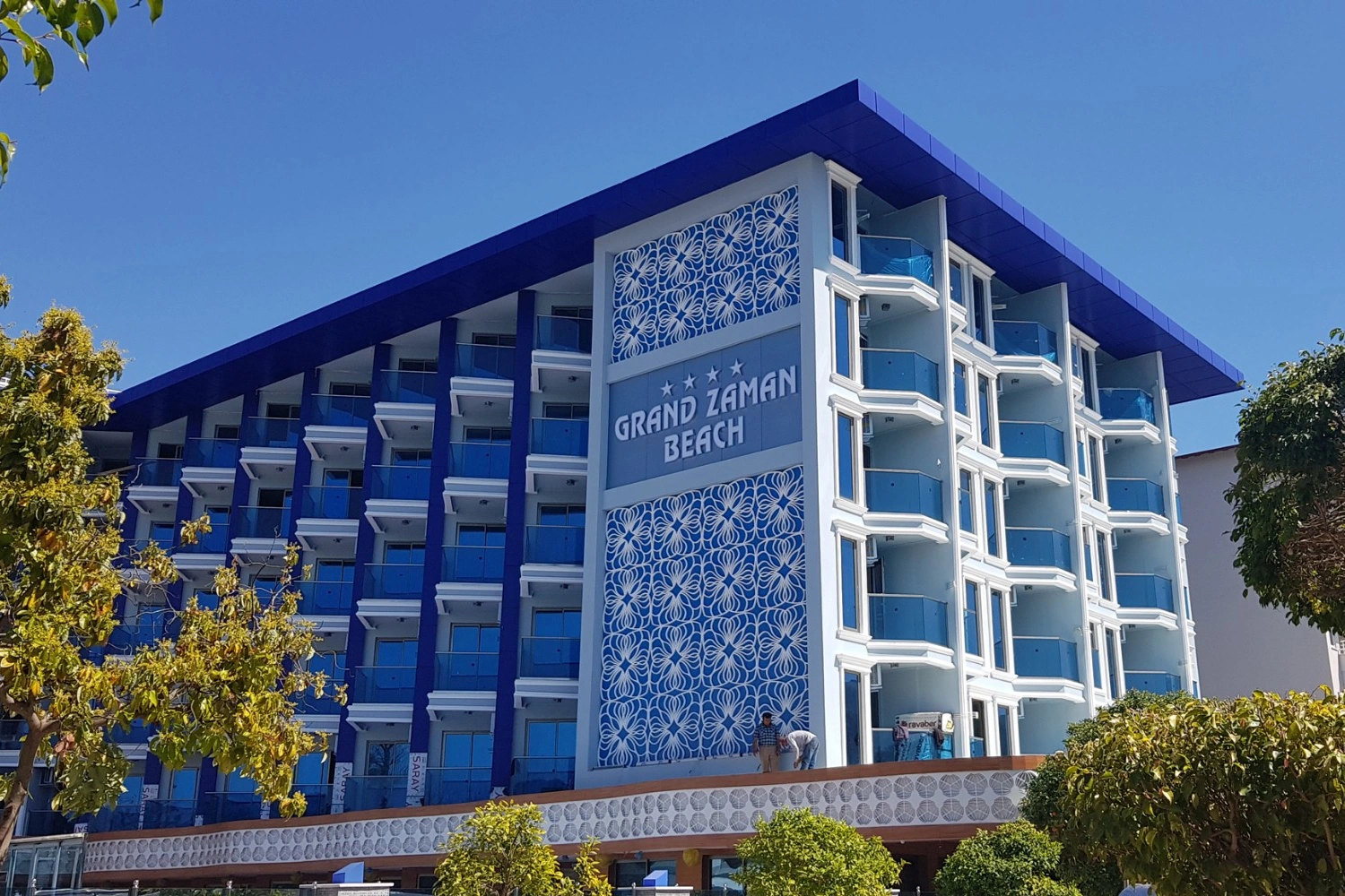 grand-zaman-beach-1.webp